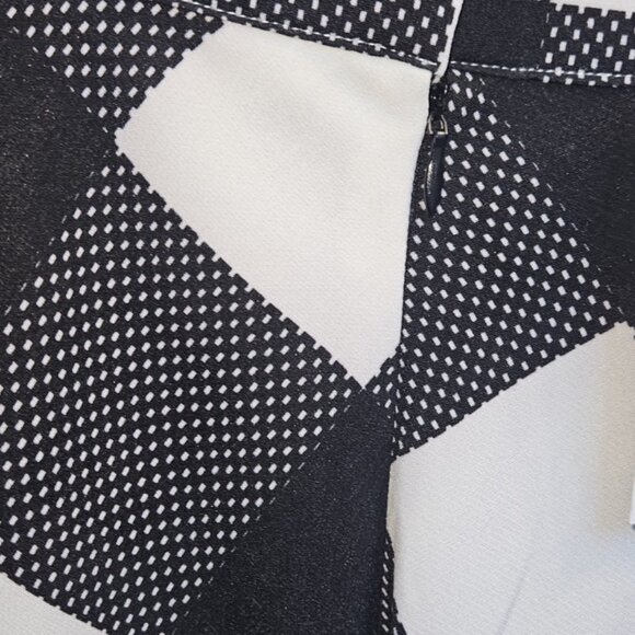 Unique Vintage Brand Plus Size 3X/18 Black & White Gingham Flare Skirt - Picture 3 of 10